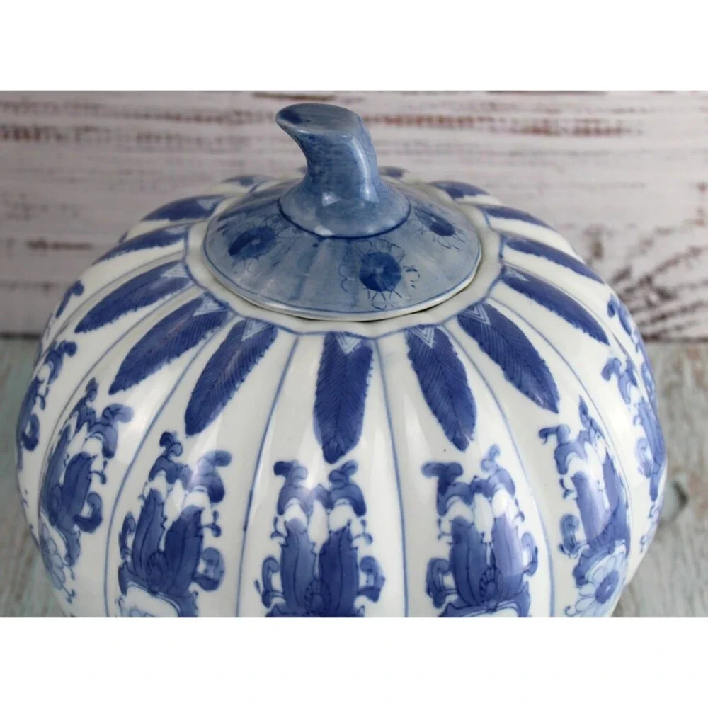 Vintage Chinese Blue White Porcelain Pumpkin Form Lidded Ginger Jar 10.5